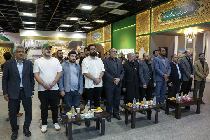 اهدای سیمرغ بلورین بهترین فیلم چهل و سومین دوره جشنواره فجر به آستان قدس رضوی