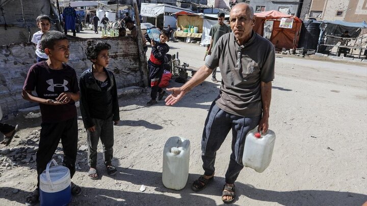 Photos: Shortage crisis of drinking water in Khan Yunis