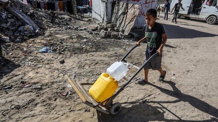Photos: Shortage crisis of drinking water in Khan Yunis