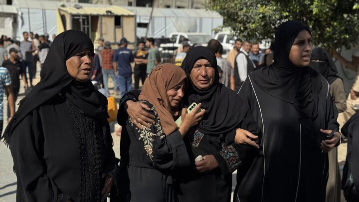 پیکر شهدای فلسطینی که برای دریافت کمک‌های بشردوستانه تجمع کرده بودند