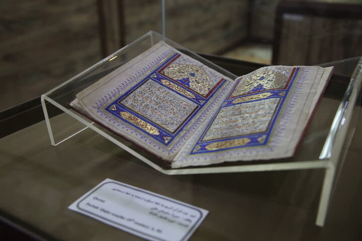 تصاویر| بازدید رئیس اداره موزه‌های میراث فرهنگی فارس از موزه حرم سیدعلاالدین حسین(ع)