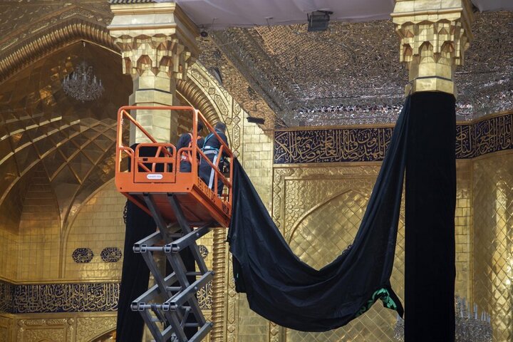 نشر السواد ولافتات الحزن إحياء لذكرى شهادة الإمام الباقر (ع) في العتبة العباسية المقدسة