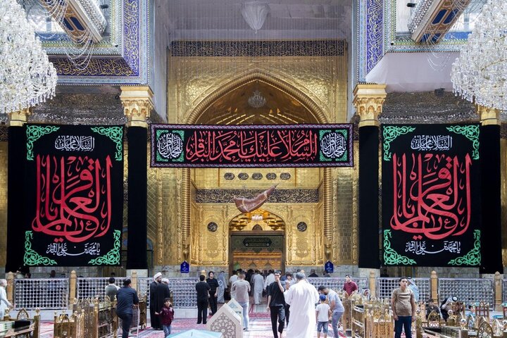 نشر السواد ولافتات الحزن إحياء لذكرى شهادة الإمام الباقر (ع) في العتبة العباسية المقدسة