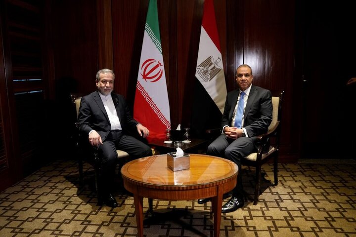 عراقچی: تبادل سفرا میان ایران و مصر در آینده نزدیک / توافقات اقتصادی ایران و مصر