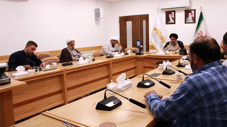 تأکید بر نقش امام خمینی (ره) در فرآیند تبدیل ارزشها به هنجارهای اجتماعی