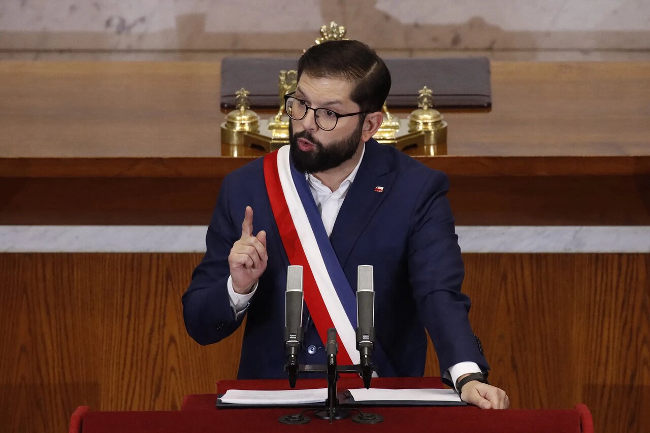 Chile to ban imports from occupied territories and back arms embargo