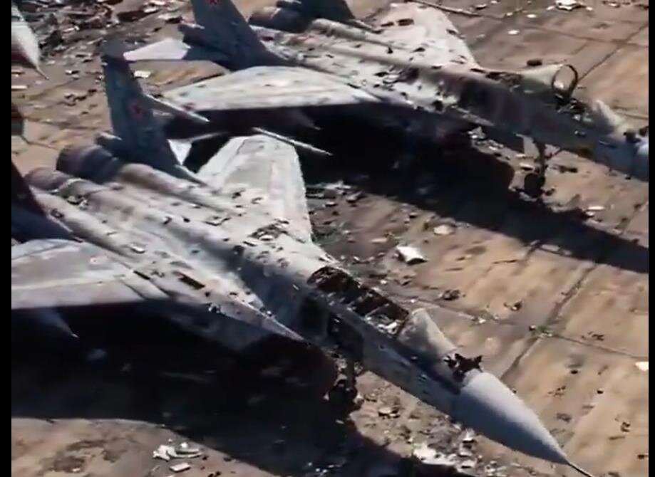 فيديو | خسائر كبيرة في قواعد جوية روسية..تدمير عدد كبير من الطائرات بهجوم أوكراني