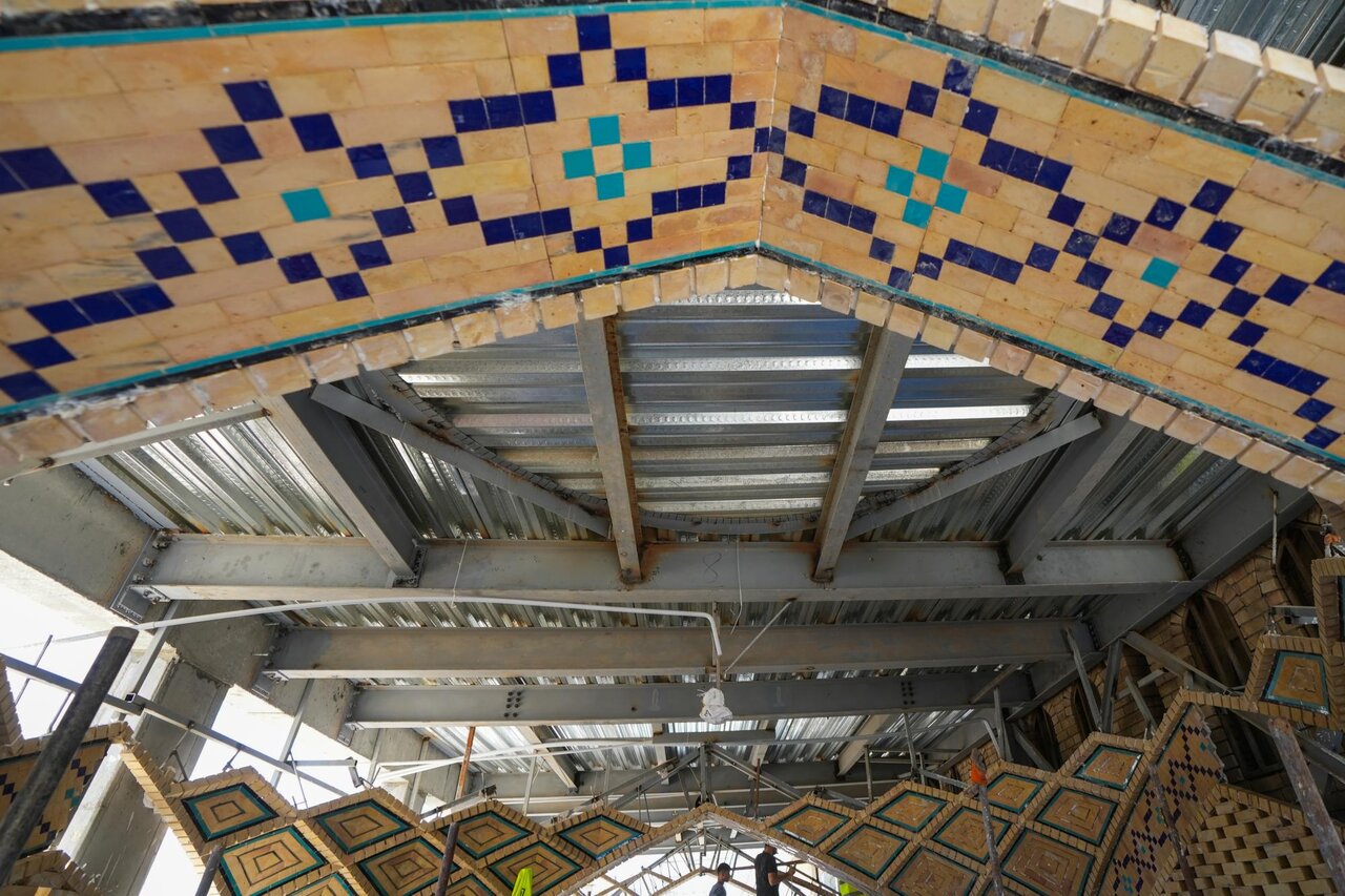 Al-Abbas Holy Shrine begins constructing a modern market as part of expansion project (Photos)