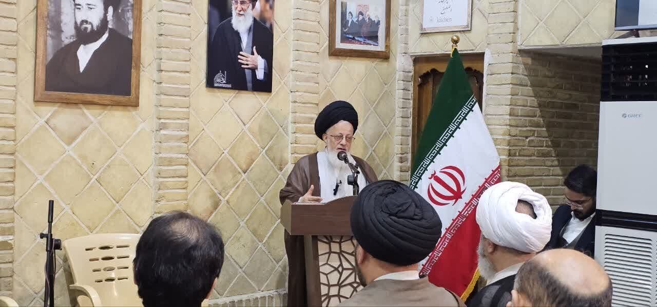Ang paggunita sa pagpanaw ni Imam Khomeini (nawa'y pabanalin ng Diyos ang kanyang kaluluwa) sa Najaf; Binibigyang-diin ang mga nagawa ng Islamikong Re