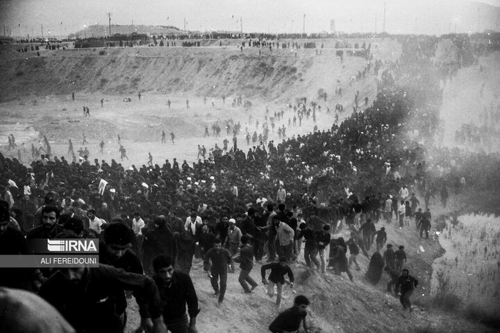 تقرير مصور/ من الذاكرة التاريخية.. حشود مليونية شاركت في تشييع مؤسس الثورة الاسلامية الإيرانية