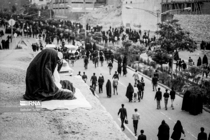تقرير مصور/ من الذاكرة التاريخية.. حشود مليونية شاركت في تشييع مؤسس الثورة الاسلامية الإيرانية