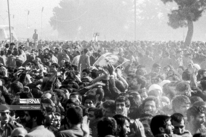 تقرير مصور/ من الذاكرة التاريخية.. حشود مليونية شاركت في تشييع مؤسس الثورة الاسلامية الإيرانية