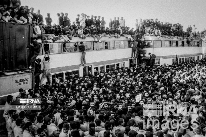 تقرير مصور/ من الذاكرة التاريخية.. حشود مليونية شاركت في تشييع مؤسس الثورة الاسلامية الإيرانية