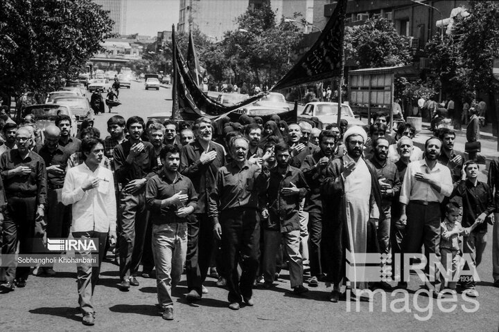 تقرير مصور/ من الذاكرة التاريخية.. حشود مليونية شاركت في تشييع مؤسس الثورة الاسلامية الإيرانية