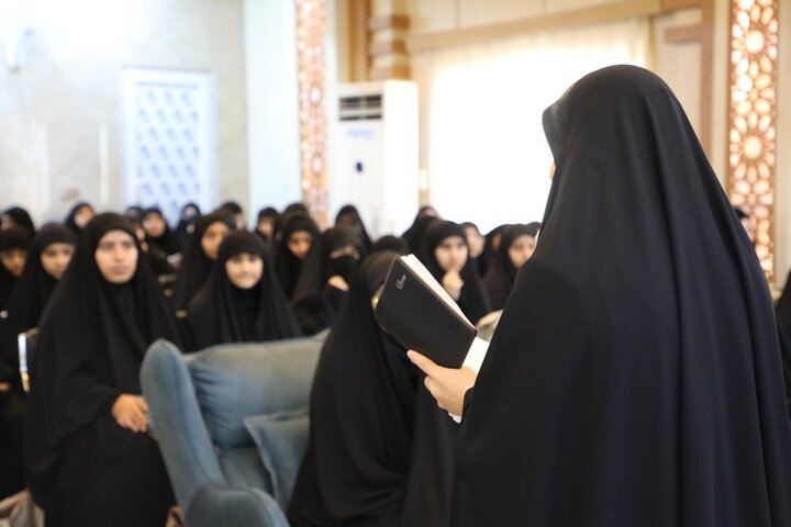 ندوة حوارية نسوية حول الإمام الجواد (عليه السلام)