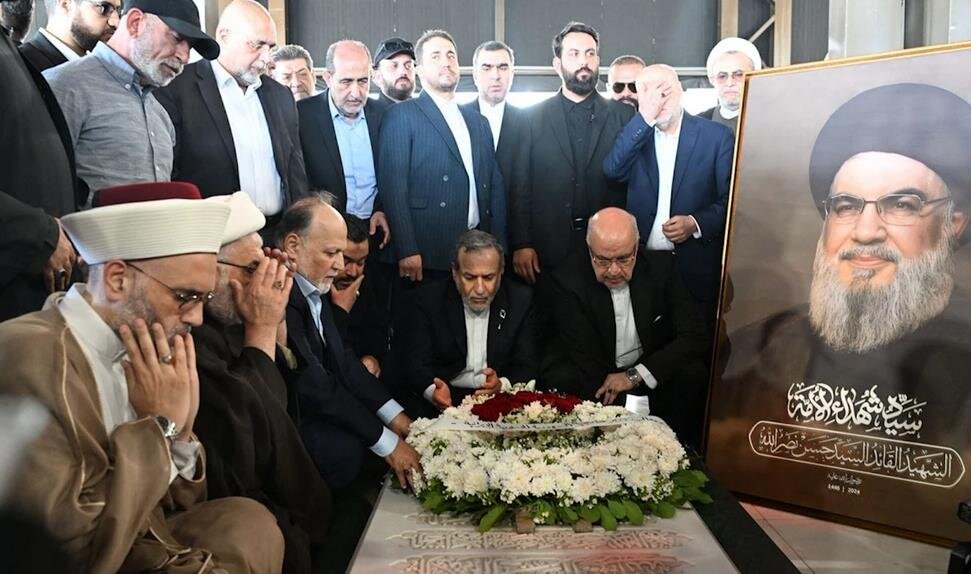 فيديو | عراقجي يضع اكليل الزهور على ضريح الشهيد حسن نصرالله