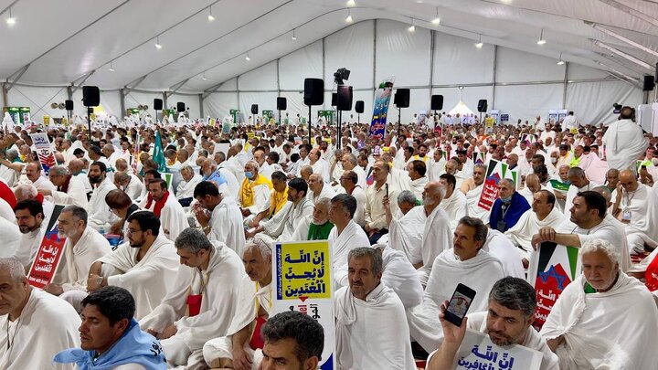 گوشه هایی از مراسم برائت از مشرکین در صحرای عرفات + ویدیو