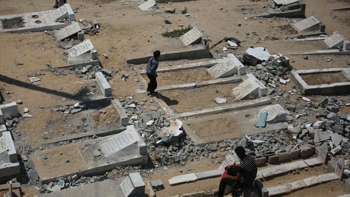 Photos: Complete destruction of Al-Ansar Mosque and a cemetery in Gaza