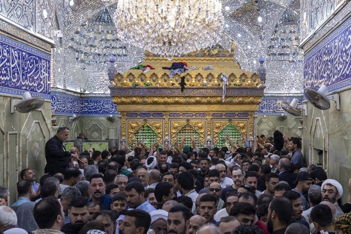 تقرير مصور/ أجواء ليلة الجمعة عند مرقد أبي الفضل العباس (عليه السلام)