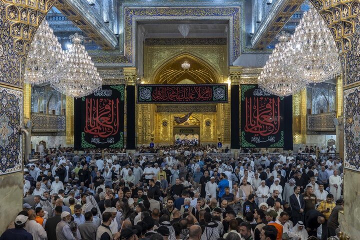 تقرير مصور/ أجواء ليلة الجمعة عند مرقد أبي الفضل العباس (عليه السلام)