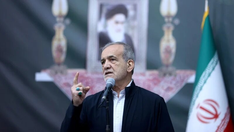イラン大統領「ホメイニー師の文言に従って行動すれば、いかなる権力も我々に無理強いできない」