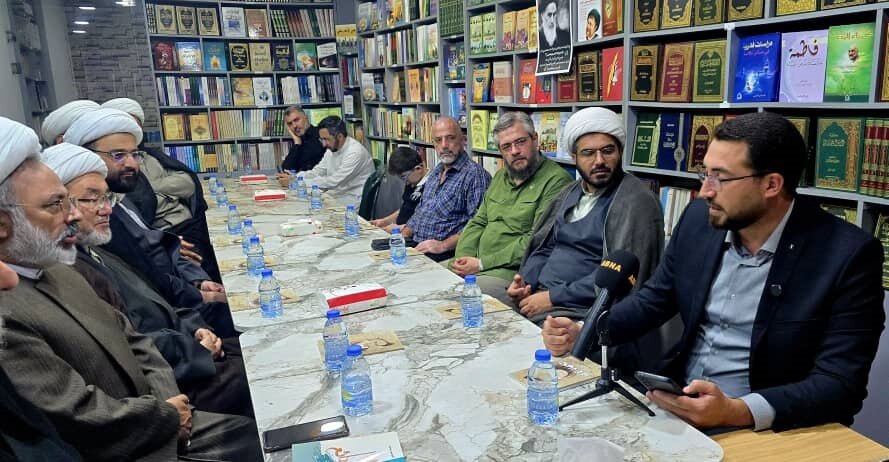 برگزاری شب شعر به مناسبت سالگرد ارحال امام خمینی(ره) در پایتخت لبنان + تصاویر