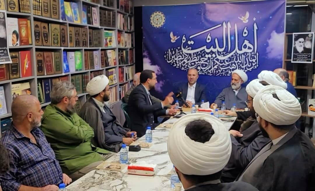 برگزاری شب شعر به مناسبت سالگرد ارحال امام خمینی(ره) در پایتخت لبنان + تصاویر