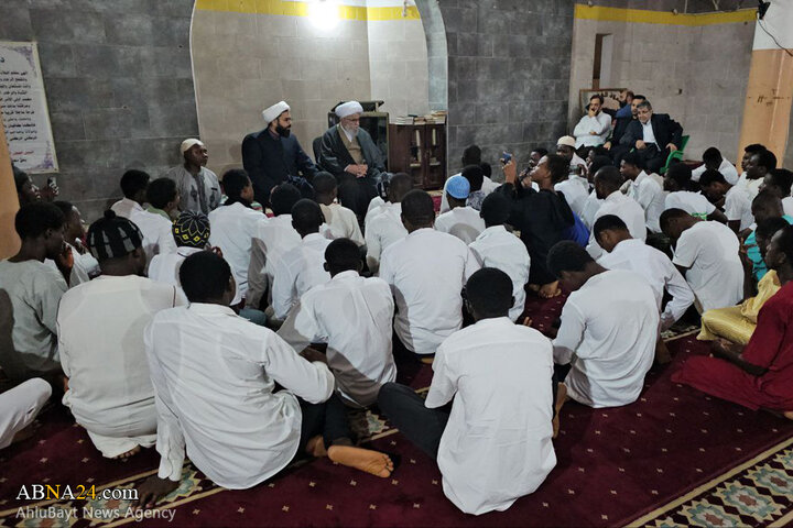 دیدار جمعی از جوانان غنا با آیت الله رمضانی