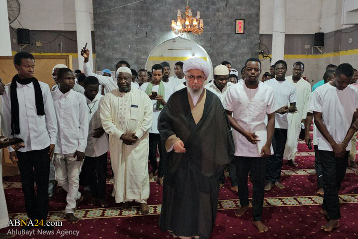 دیدار جمعی از جوانان غنا با آیت الله رمضانی