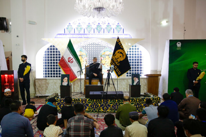 مراسم دعای عرفه زائران اردوزبان در حرم مطهر رضوی