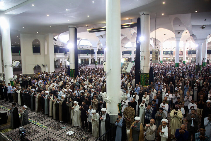 گزارش تصویری | اقامه نماز عید قربان در حرم مطهر بانوی کرامت