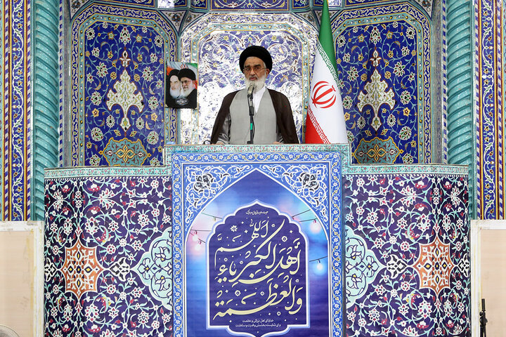 گزارش تصویری | اقامه نماز عید قربان در حرم مطهر بانوی کرامت