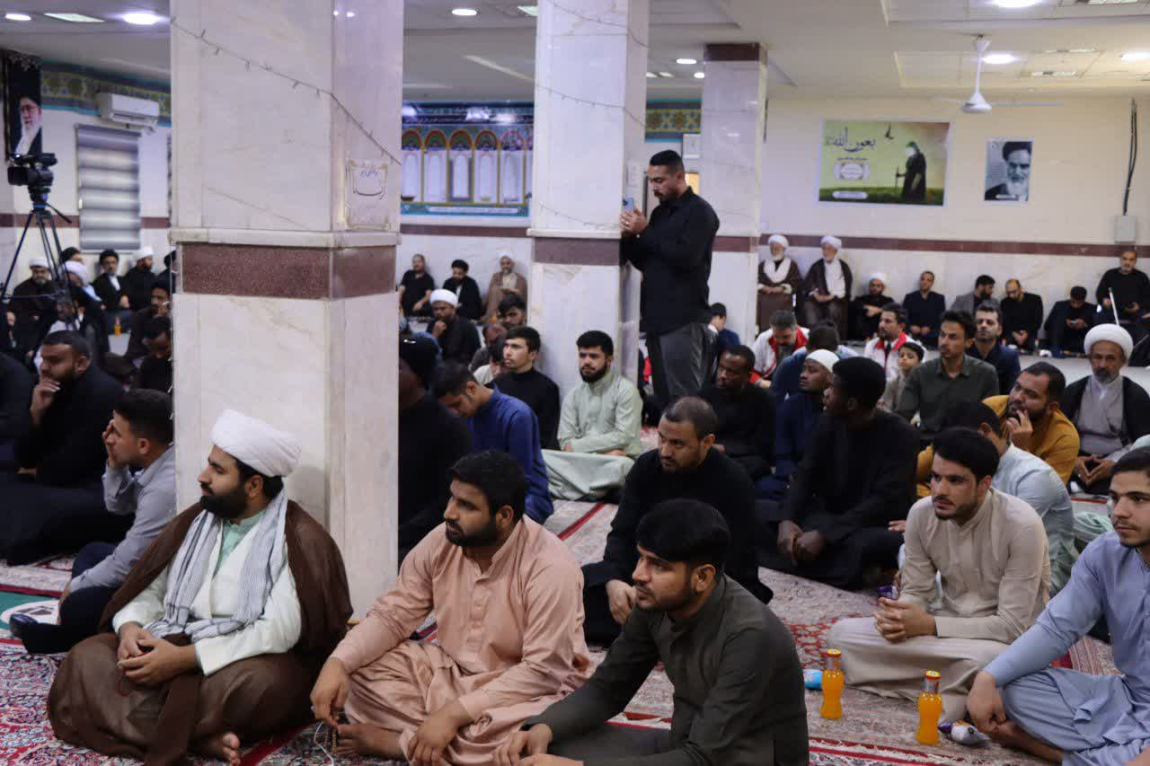 امام خمینی(ره) شجره طیبه‌ای بود که با نور ایمان، جهان را بیدار کرد