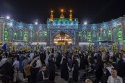 Coinciding with Ziyarat of Arafa Day.. Believers revive Thursday night at shrine of al-Abbas (+Photos)