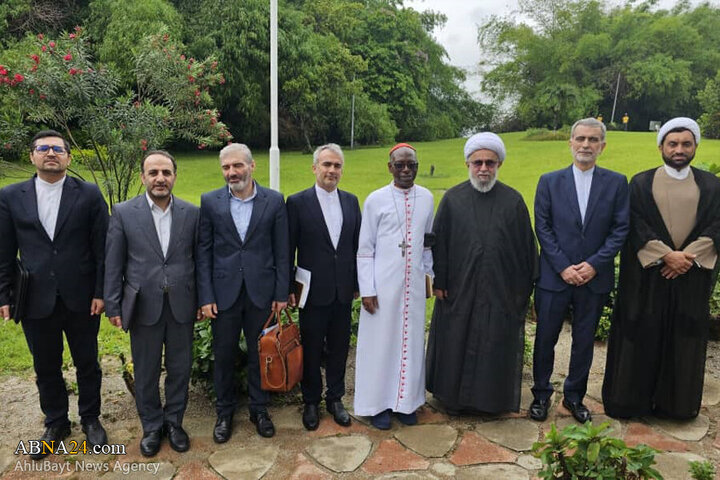 تقرير مصور/ الأمين العام للمجمع العالمي لأهل البيت (ع) يلتقي رئيس أسقافة الكنيسة الكاثوليكية في ساحل العاج