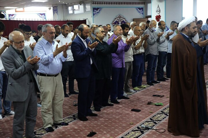Photos: Eid al-Adha prayers performed at Kawsar Cultural Center, Istanbul, Türkiye