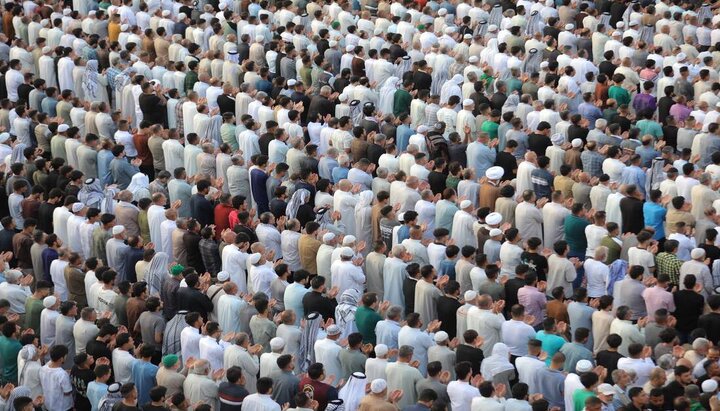 تقرير مصور/ حضور واسع بإقامة صلاة عيد الأضحى المبارك بين الحرمين في كربلاء