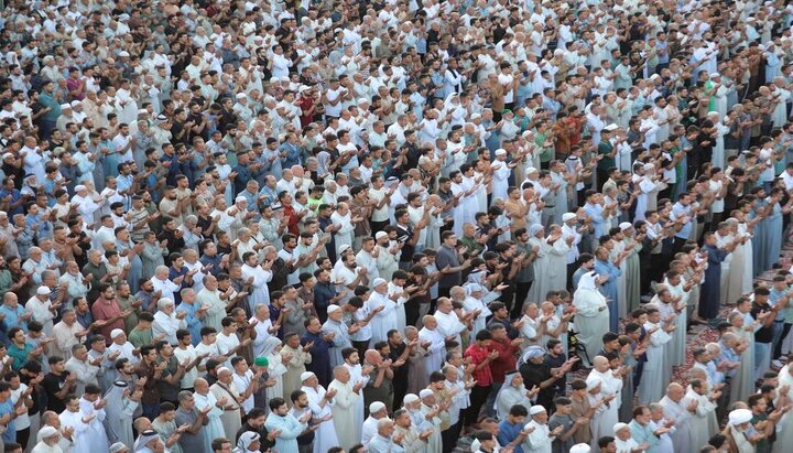 تقرير مصور/ حضور واسع بإقامة صلاة عيد الأضحى المبارك بين الحرمين في كربلاء