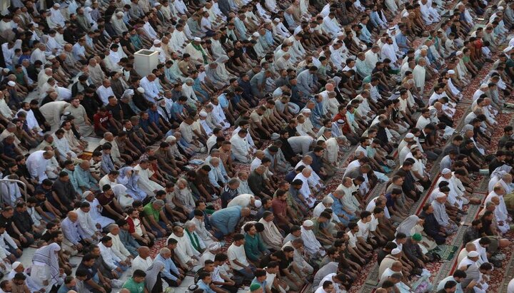 تقرير مصور/ حضور واسع بإقامة صلاة عيد الأضحى المبارك بين الحرمين في كربلاء