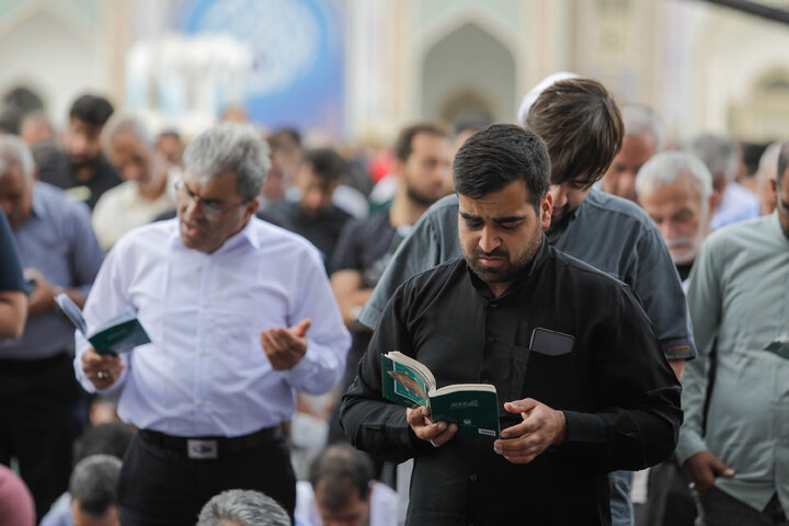 Photos: Arafah Prayer recited at Imam Reza Shrine