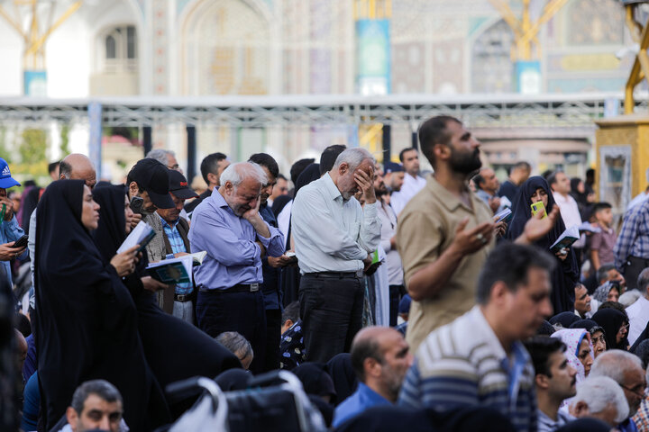 Photos: Arafah Prayer recited at Imam Reza Shrine