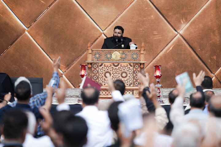 Photos: Arafah Prayer recited at Imam Reza Shrine