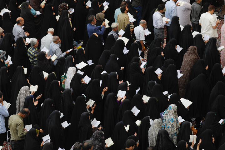 Photos: Arafah Prayer recited at Imam Reza Shrine