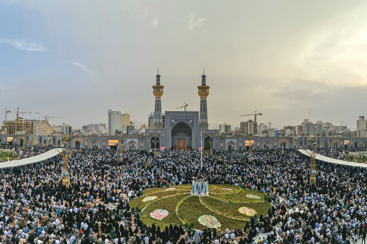 Photos: Arafah Prayer recited at Imam Reza Shrine