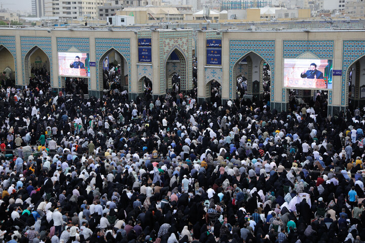 Photos: Arafah Prayer recited at Imam Reza Shrine