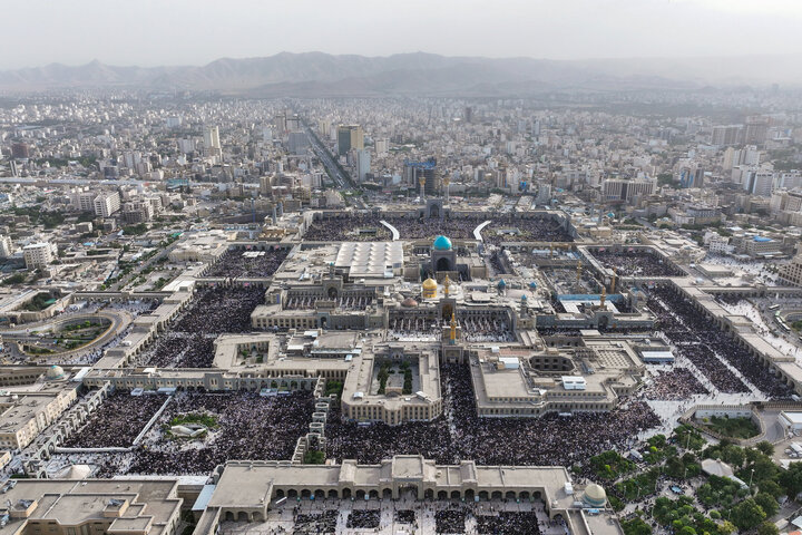 Photos: Arafah Prayer recited at Imam Reza Shrine