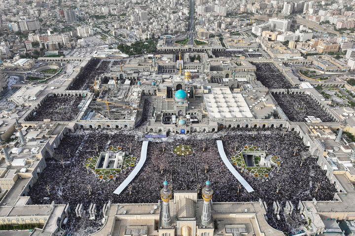 Photos: Arafah Prayer recited at Imam Reza Shrine