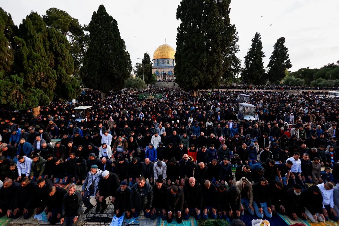 80,000 Palestinians aather at Al-Aqsa for Eid Prayers amid Israeli restrictions
