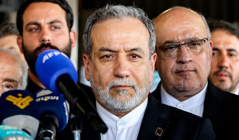 İran'dan Avrupa'ya nükleer dosya resti