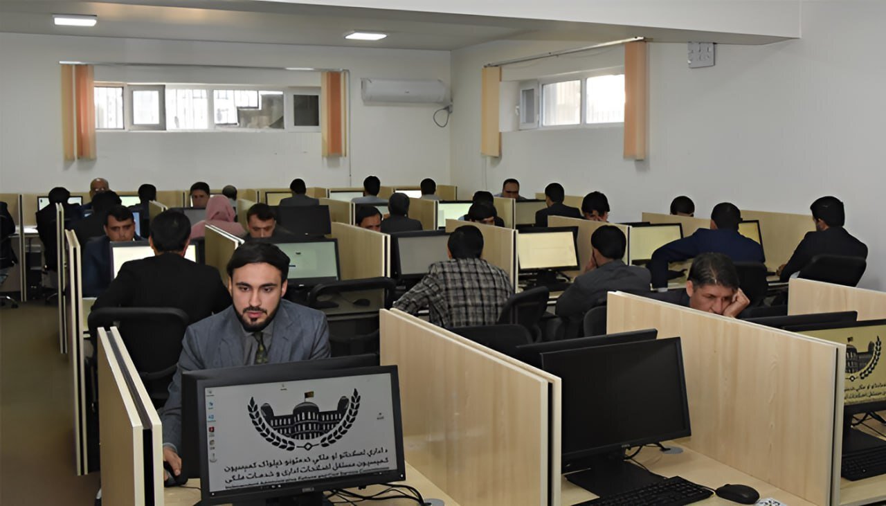 بسیاری از کارمندان شیعه در ادارات طالبان شامل تعدیل نیرو شدند